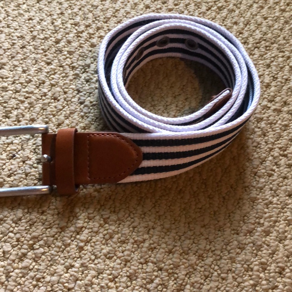 Never worn stylish belt